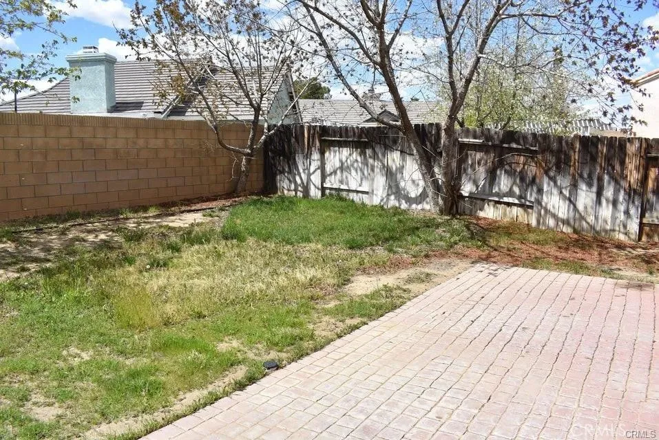 37733 Harvey Street Palmdale, CA 93550