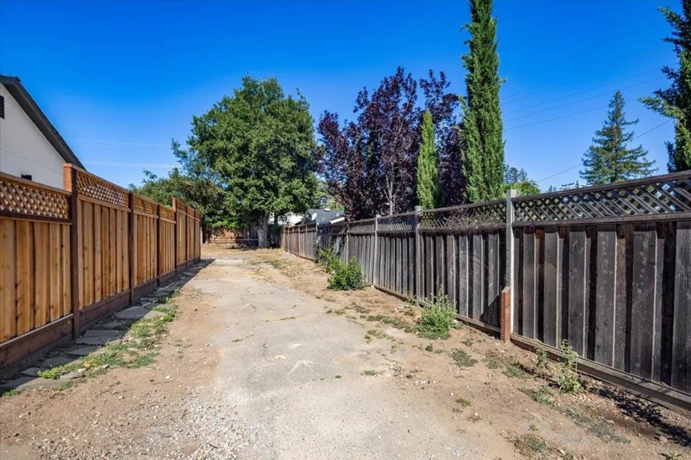 16153 Los Gatos Almaden Rd (Parcel 2) Los Gatos, CA 95032
