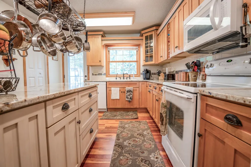 5999 150th Avenue NE Spicer, MN 56288