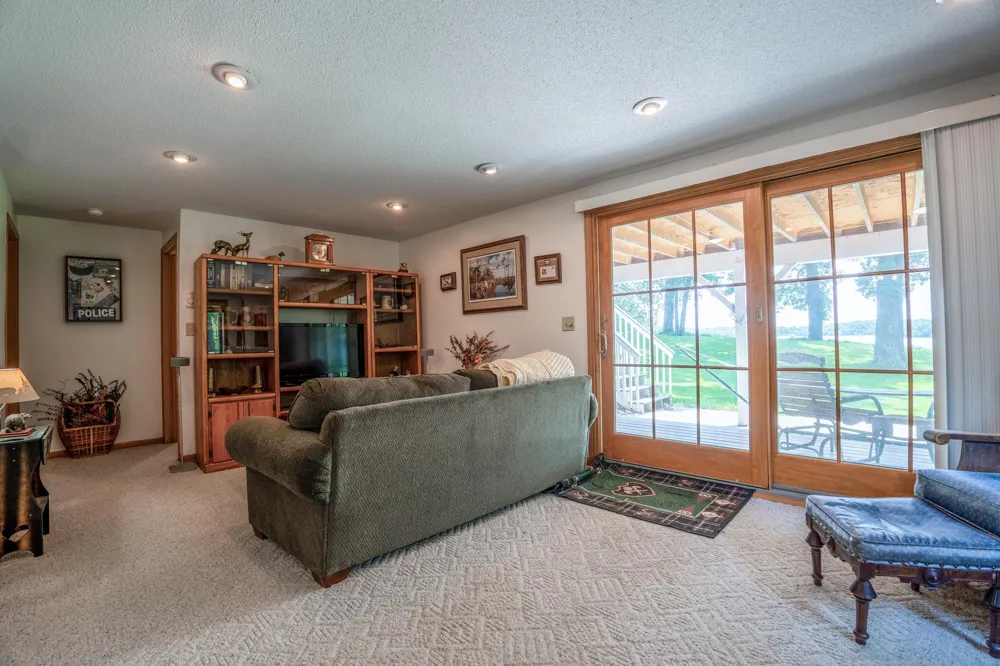 5999 150th Avenue NE Spicer, MN 56288