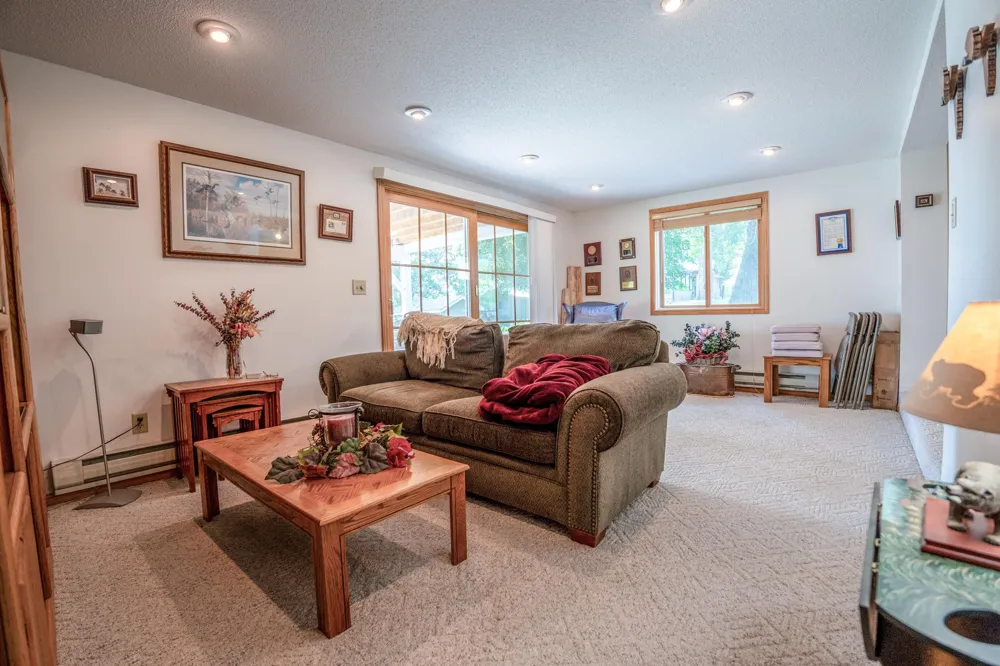 5999 150th Avenue NE Spicer, MN 56288