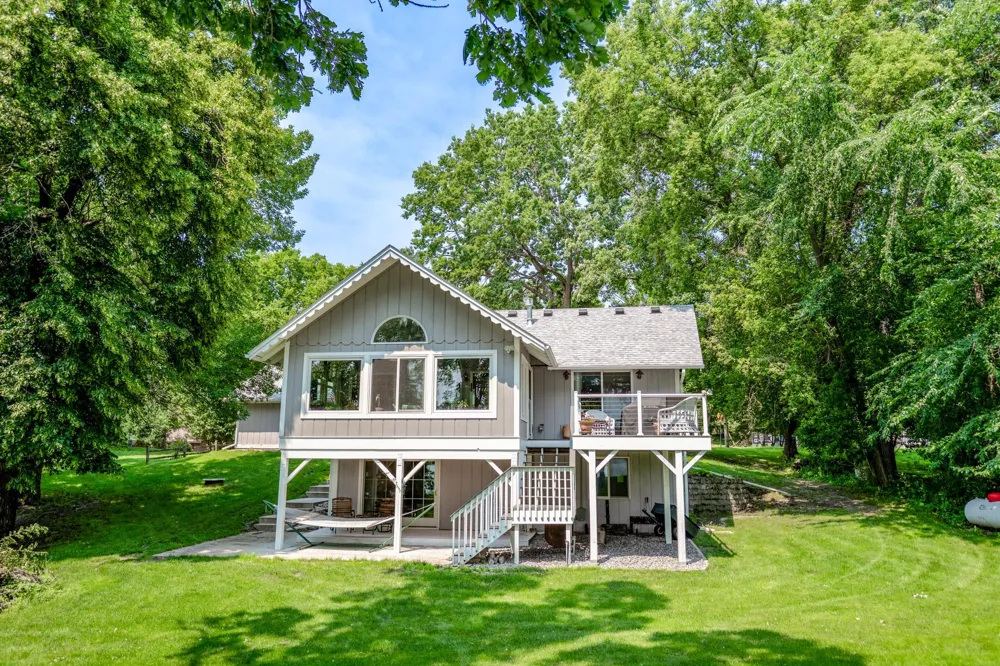 5999 150th Avenue NE Spicer, MN 56288