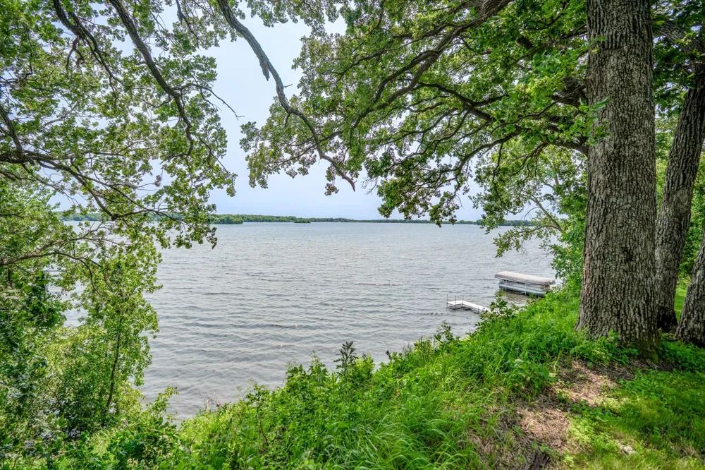 5999 150th Avenue NE Spicer, MN 56288
