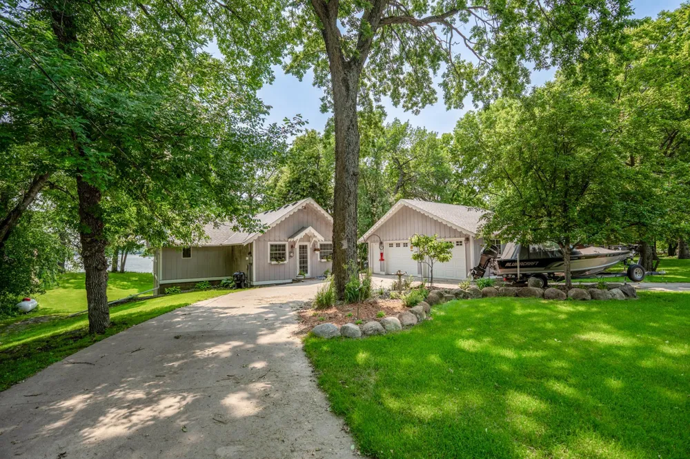 5999 150th Avenue NE Spicer, MN 56288