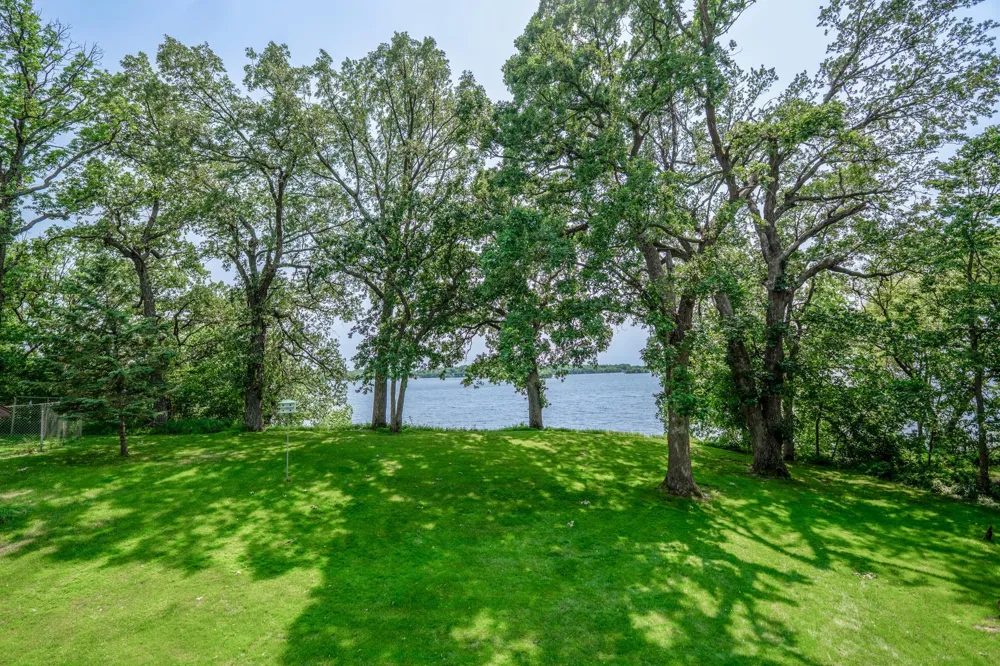 5999 150th Avenue NE Spicer, MN 56288