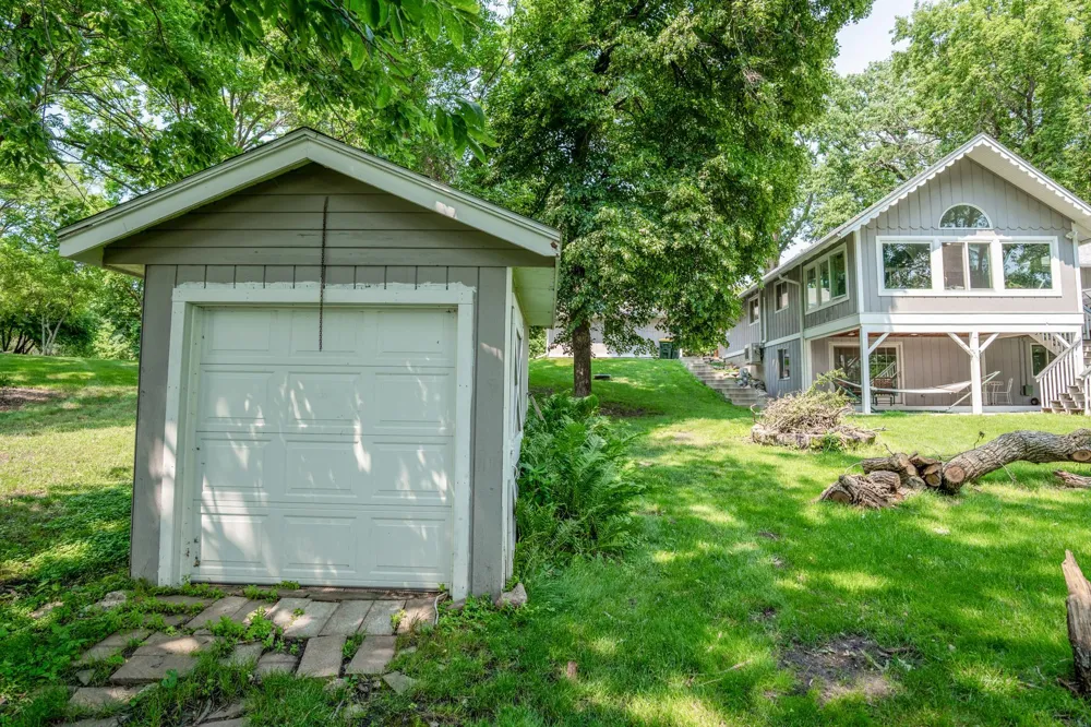 5999 150th Avenue NE Spicer, MN 56288