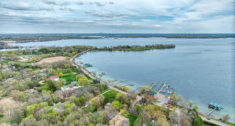 2195 Watertown Road Orono, MN 55356