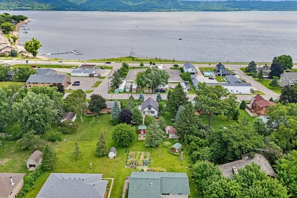 1505 High Street Lake City, MN 55041