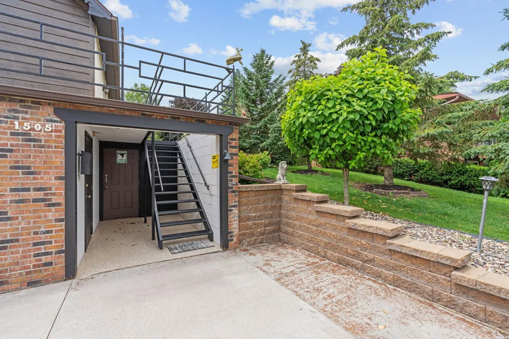 1505 High Street Lake City, MN 55041