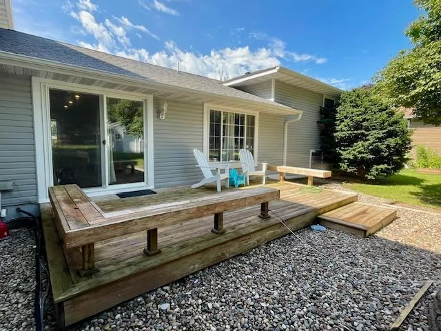 225 Country Club Drive Lewiston, MN 55952