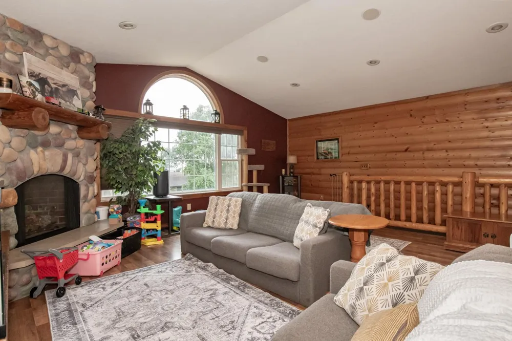 225 Country Club Drive Lewiston, MN 55952