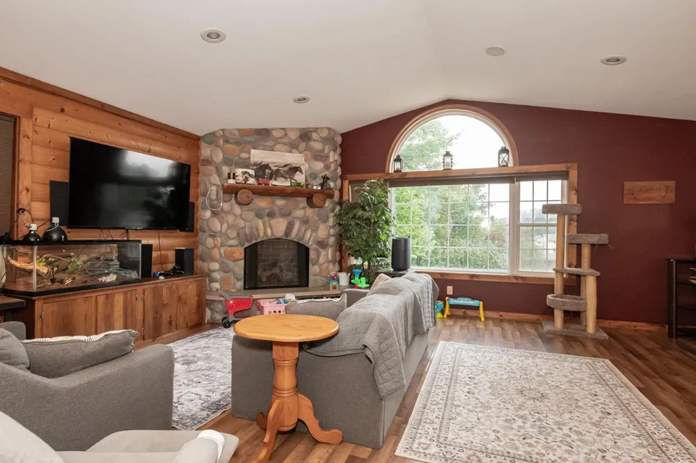 225 Country Club Drive Lewiston, MN 55952