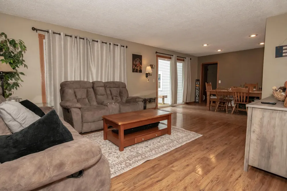 225 Country Club Drive Lewiston, MN 55952