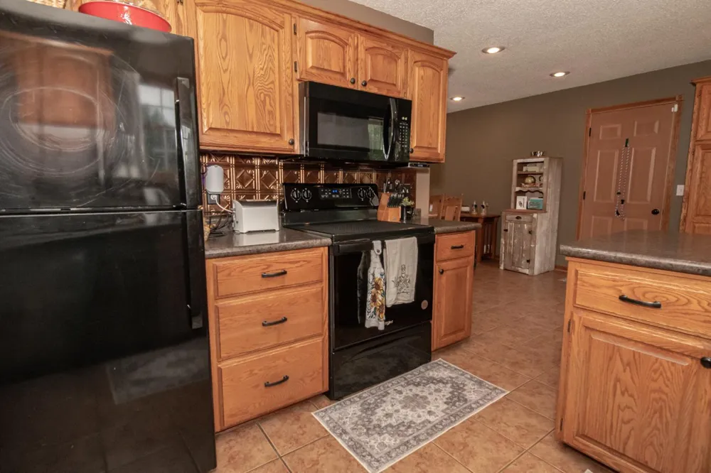 225 Country Club Drive Lewiston, MN 55952