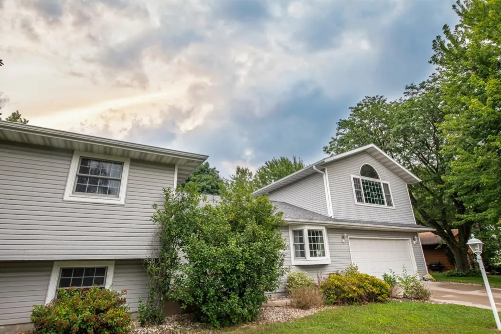 225 Country Club Drive Lewiston, MN 55952
