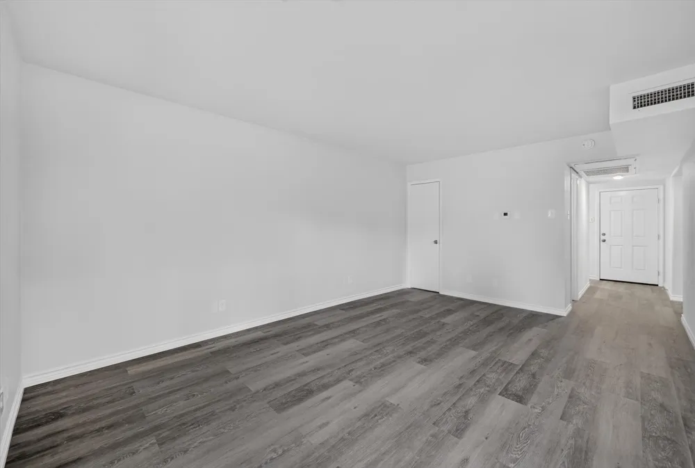 1801 E Grauwyler Road #101 Irving, TX 75061