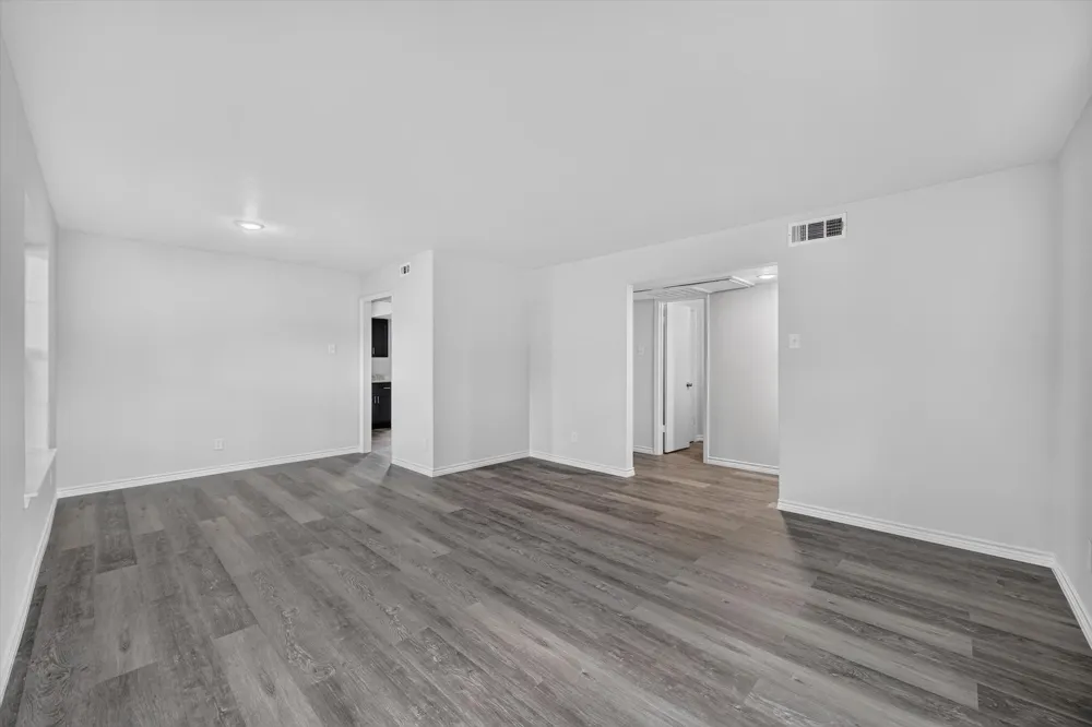 1801 E Grauwyler Road #101 Irving, TX 75061