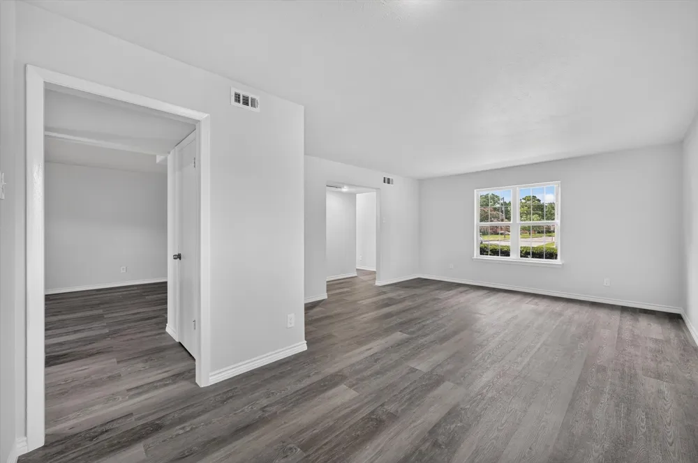 1801 E Grauwyler Road #101 Irving, TX 75061