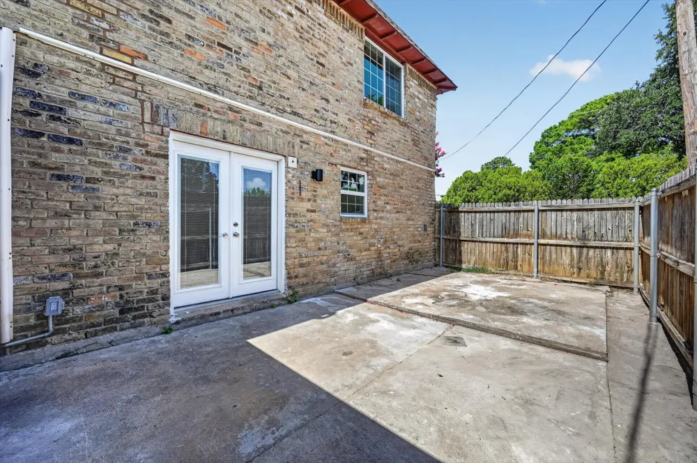 1801 E Grauwyler Road #101 Irving, TX 75061
