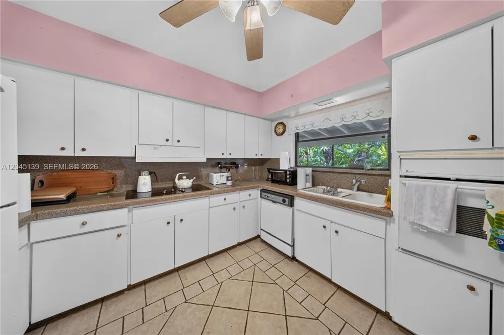 8340 SW 151st St Palmetto Bay, FL 33158