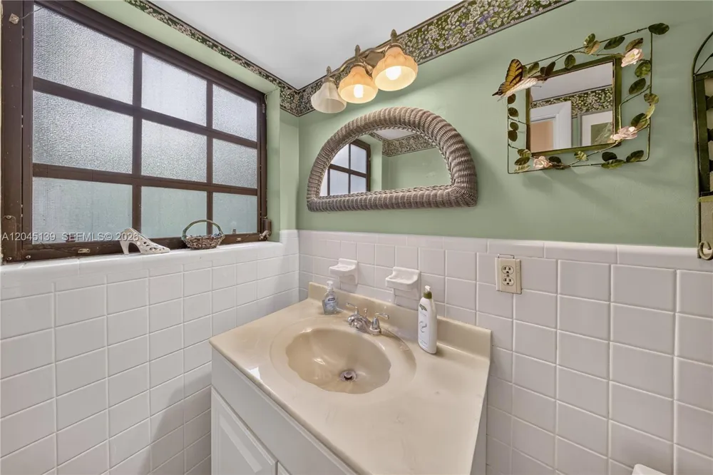 8340 SW 151st St Palmetto Bay, FL 33158