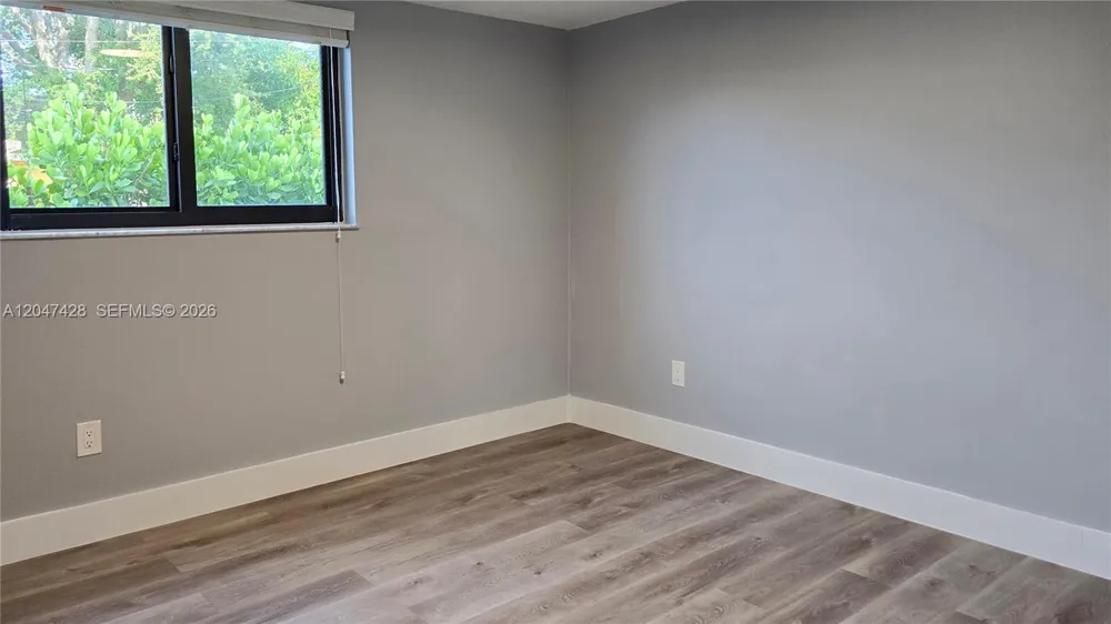 50 W 28th St #52 Hialeah, FL 33010