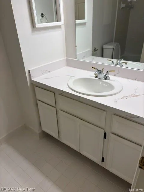 1412 Hidden Meadows Drive E #B Walled Lake City, MI 48390