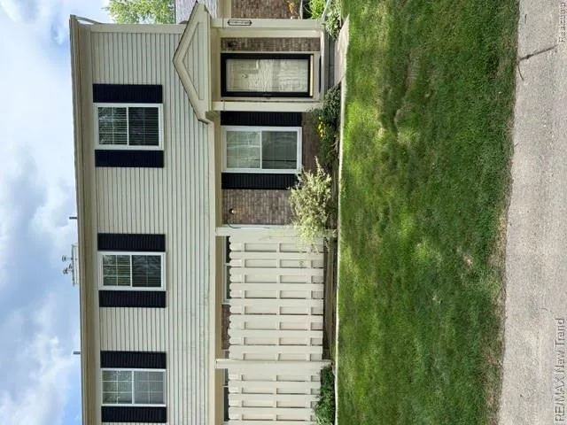 1412 Hidden Meadows Drive E #B Walled Lake City, MI 48390