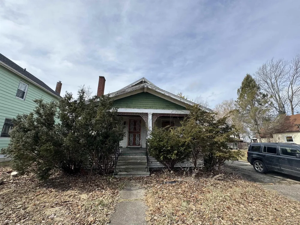 213 S 12th Street Saginaw City, MI 48601