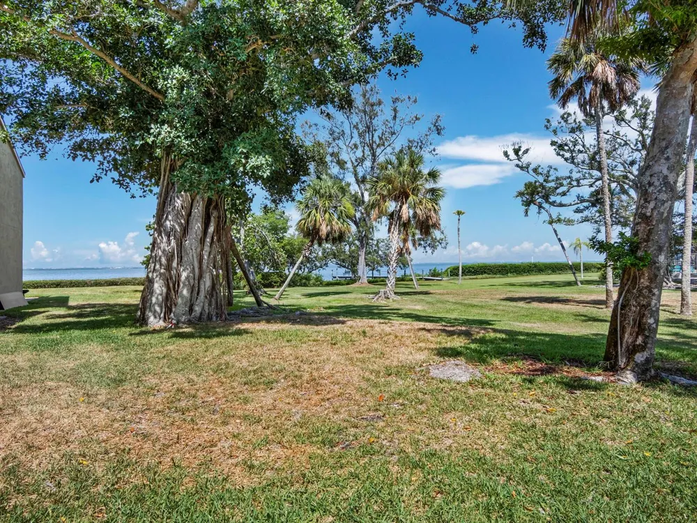 5260 GULF OF MEXICO DRIVE #413 Longboat Key, FL 34228