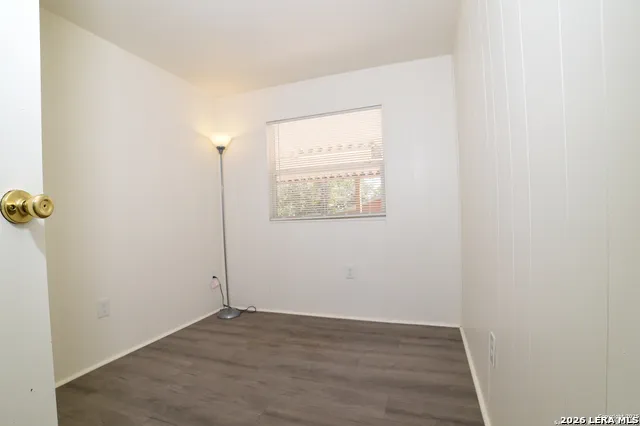 215 Greenlawn Ave Pleasanton, TX 78064