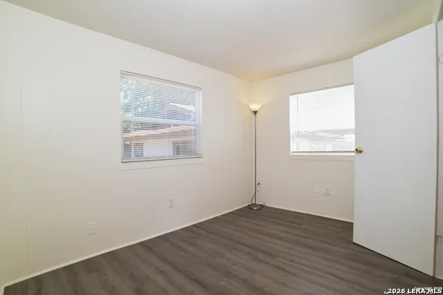 215 Greenlawn Ave Pleasanton, TX 78064