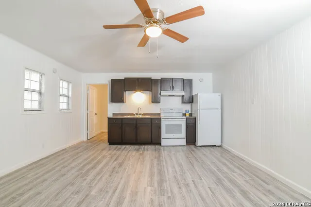 215 Greenlawn Ave Pleasanton, TX 78064
