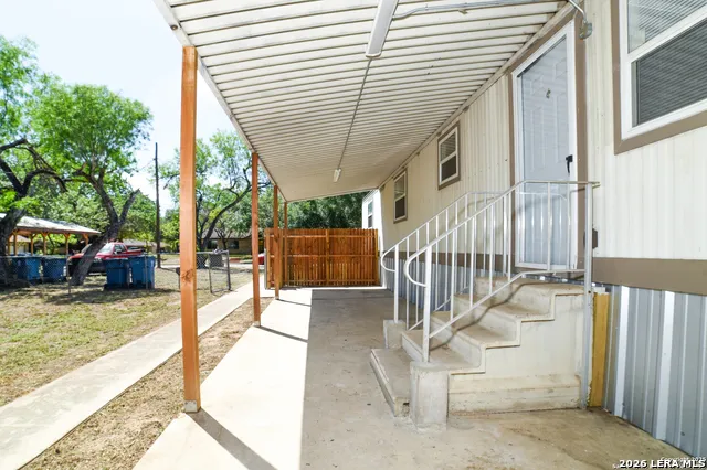 215 Greenlawn Ave Pleasanton, TX 78064