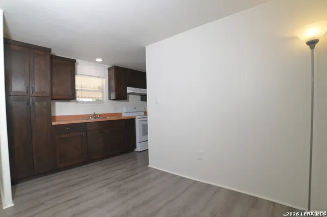 215 Greenlawn Ave Pleasanton, TX 78064
