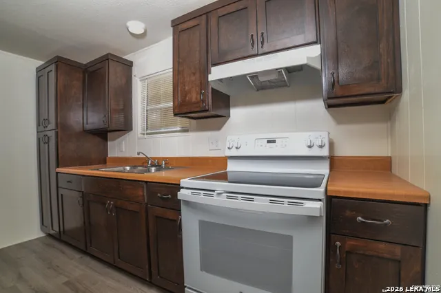 215 Greenlawn Ave Pleasanton, TX 78064