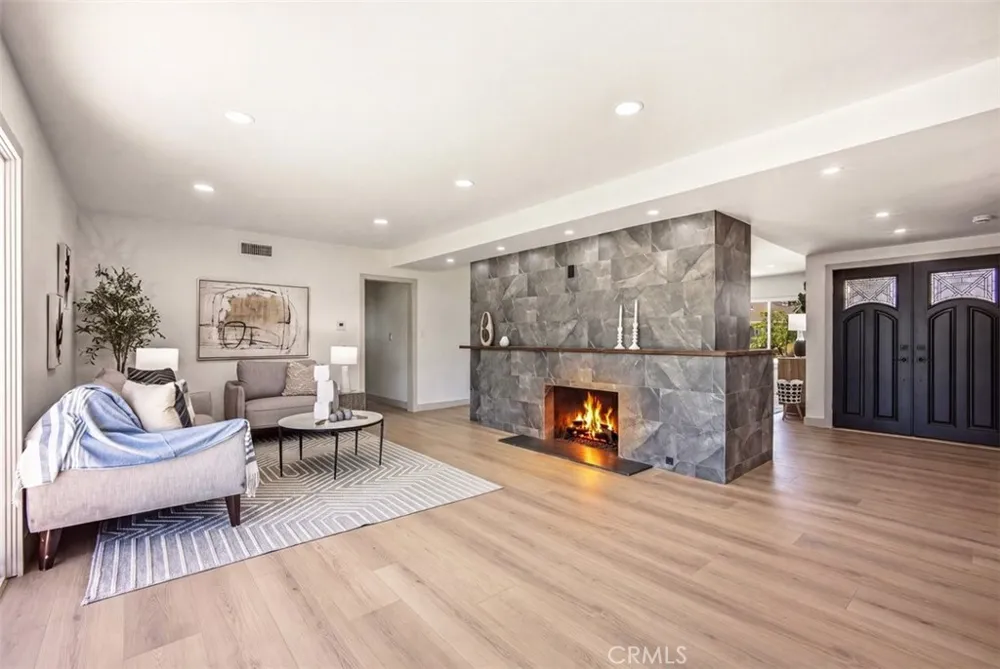 818 Hood Claremont, CA 91711