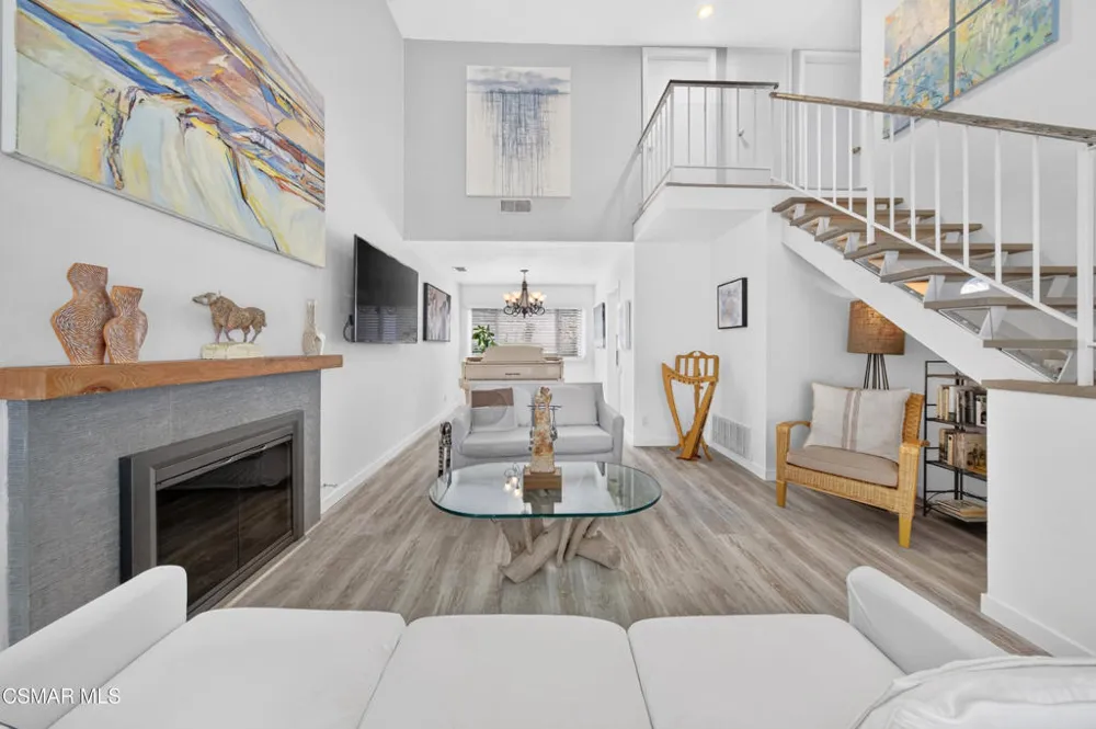 91 Albion Place Newbury Park, CA 91320