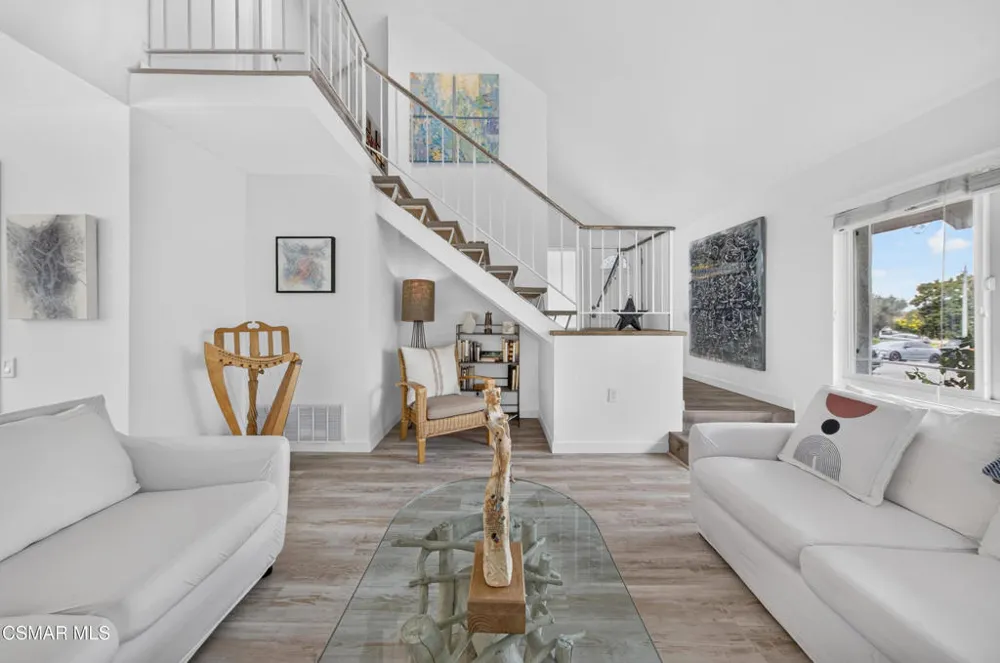 91 Albion Place Newbury Park, CA 91320