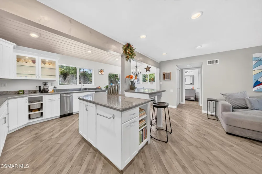 91 Albion Place Newbury Park, CA 91320