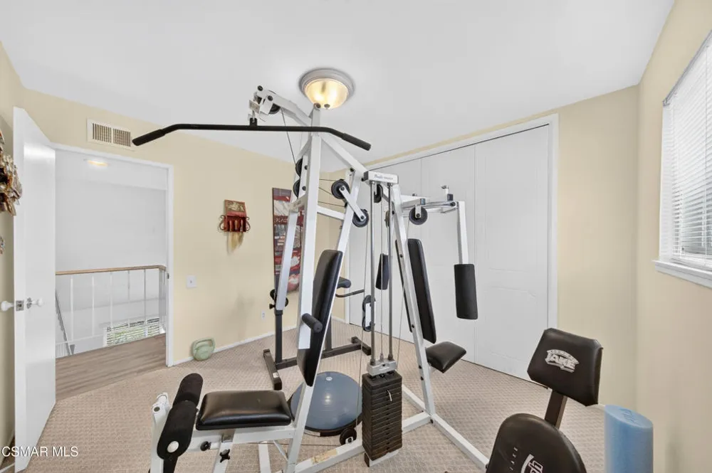 91 Albion Place Newbury Park, CA 91320