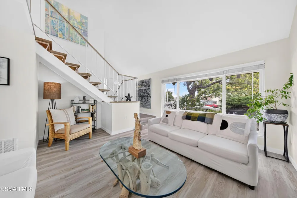 91 Albion Place Newbury Park, CA 91320