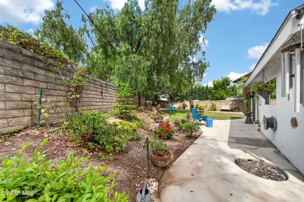 91 Albion Place Newbury Park, CA 91320
