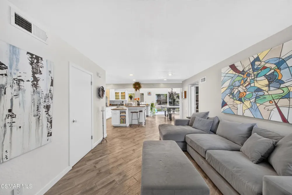 91 Albion Place Newbury Park, CA 91320