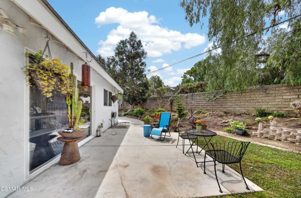 91 Albion Place Newbury Park, CA 91320