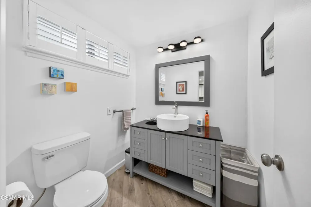 91 Albion Place Newbury Park, CA 91320