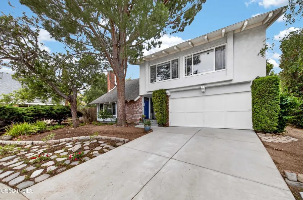 91 Albion Place Newbury Park, CA 91320