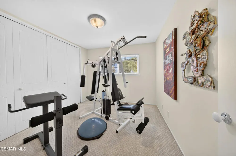 91 Albion Place Newbury Park, CA 91320