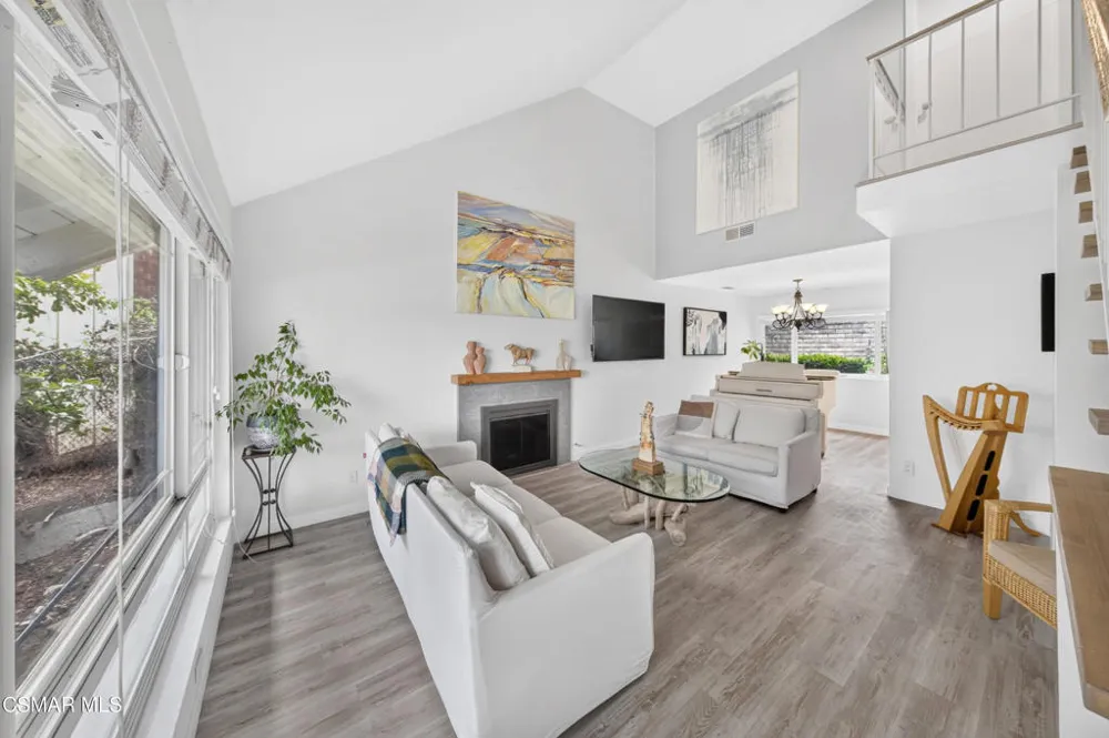91 Albion Place Newbury Park, CA 91320