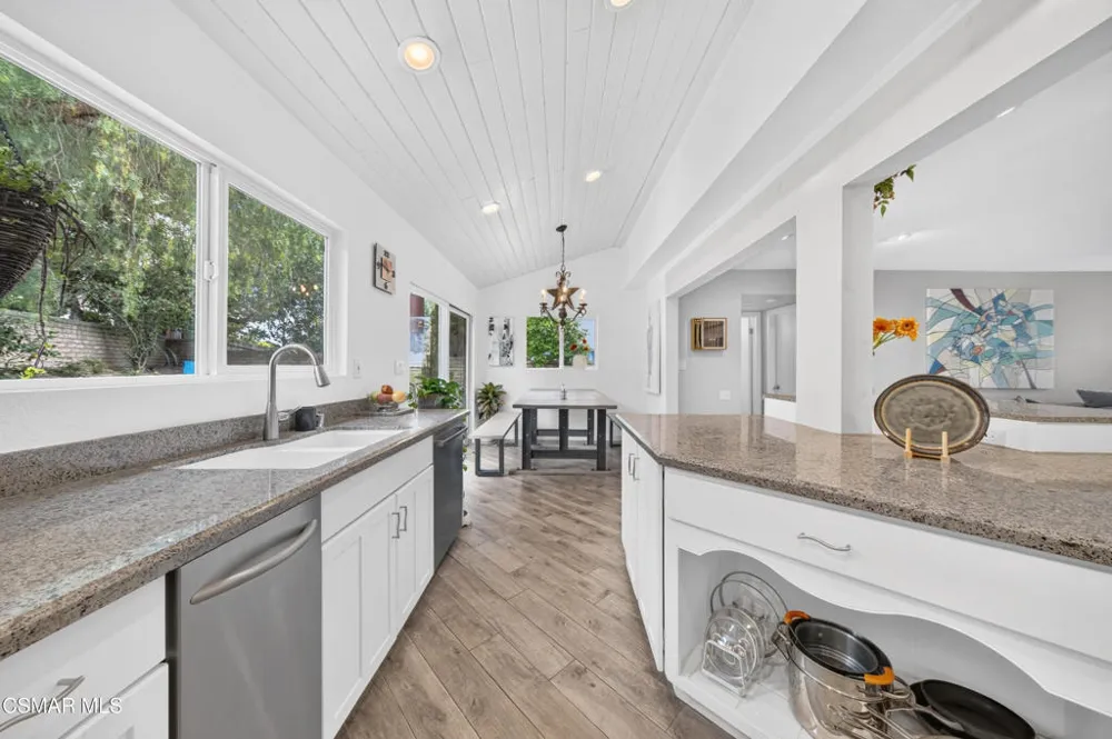 91 Albion Place Newbury Park, CA 91320
